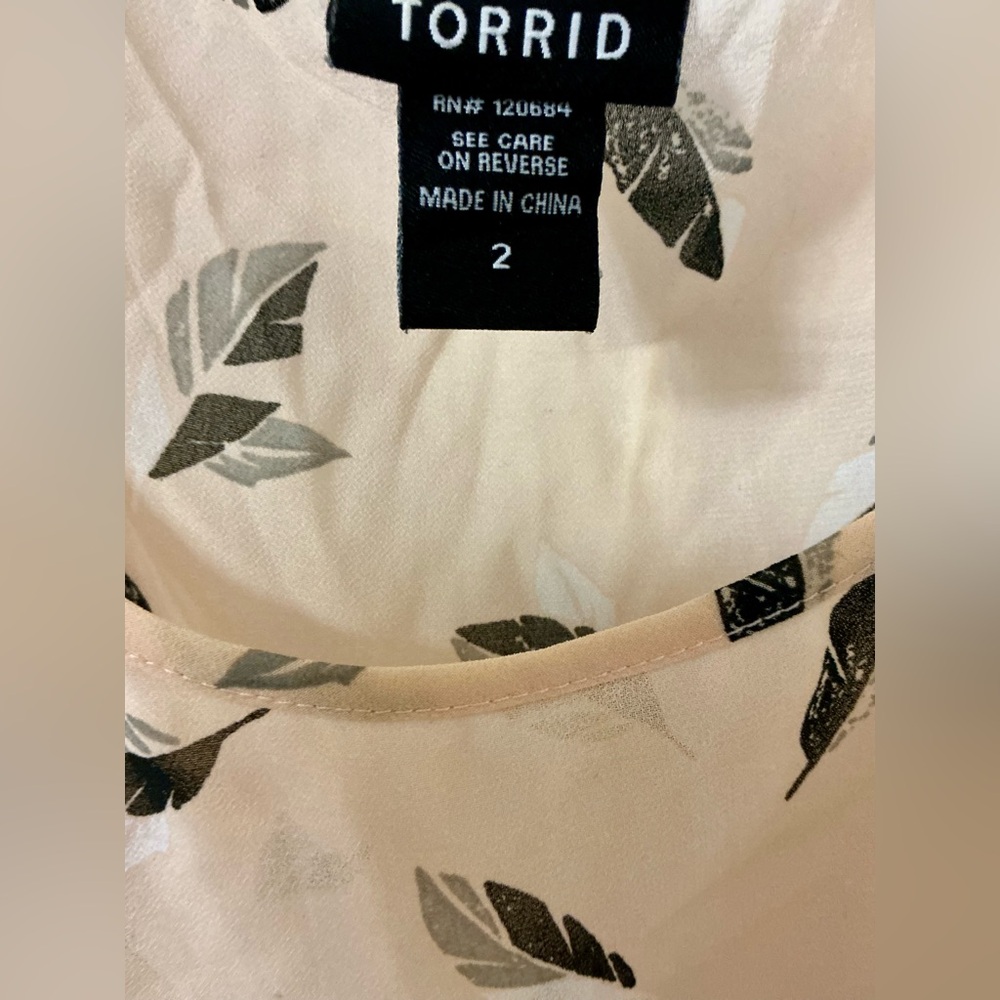 torrid Cream Leaf-Print High-Low Ruffle Skirt - Picture 3 of 3
